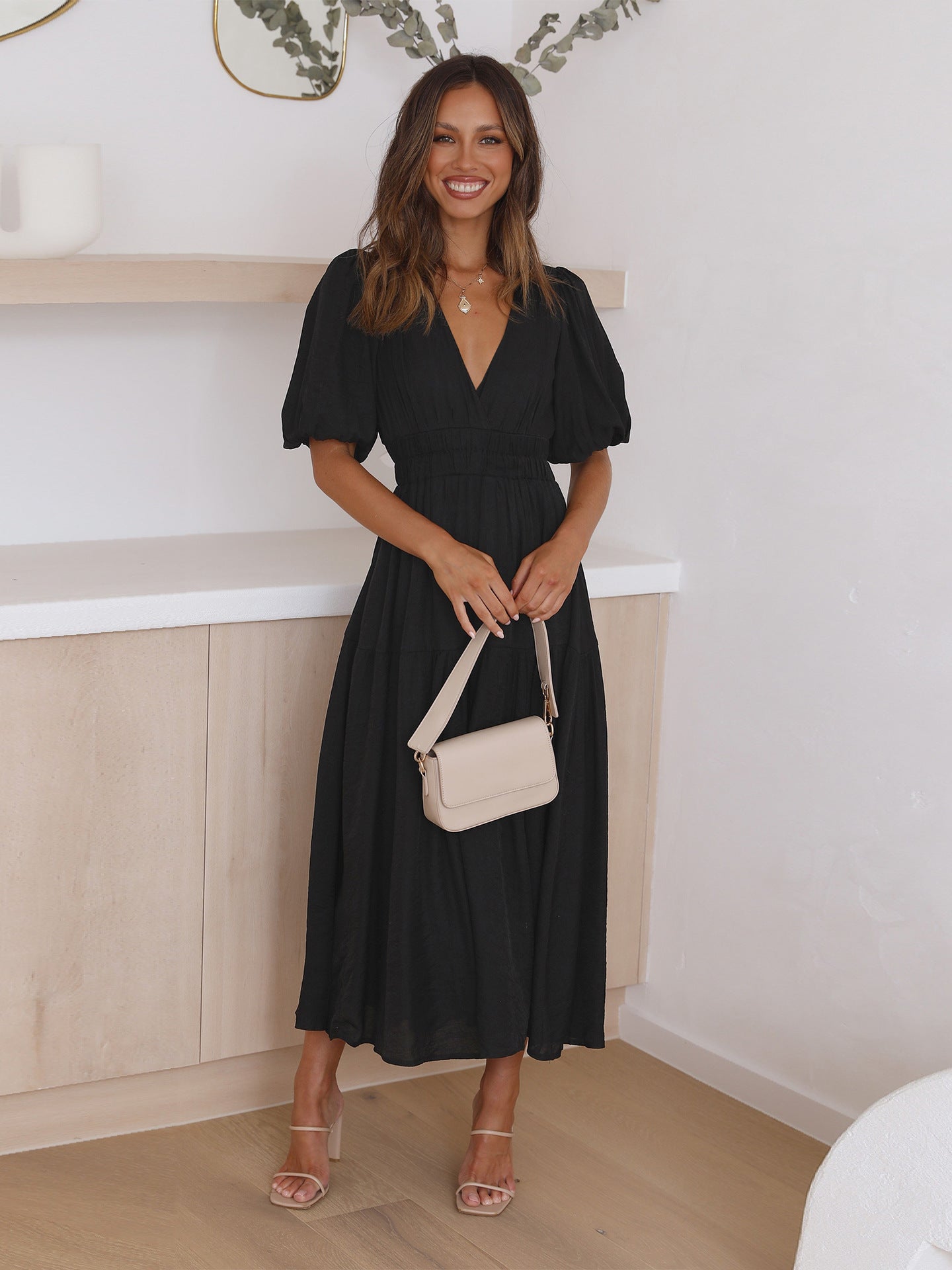 Noa – Timeless Elegant Dress for All Occasions