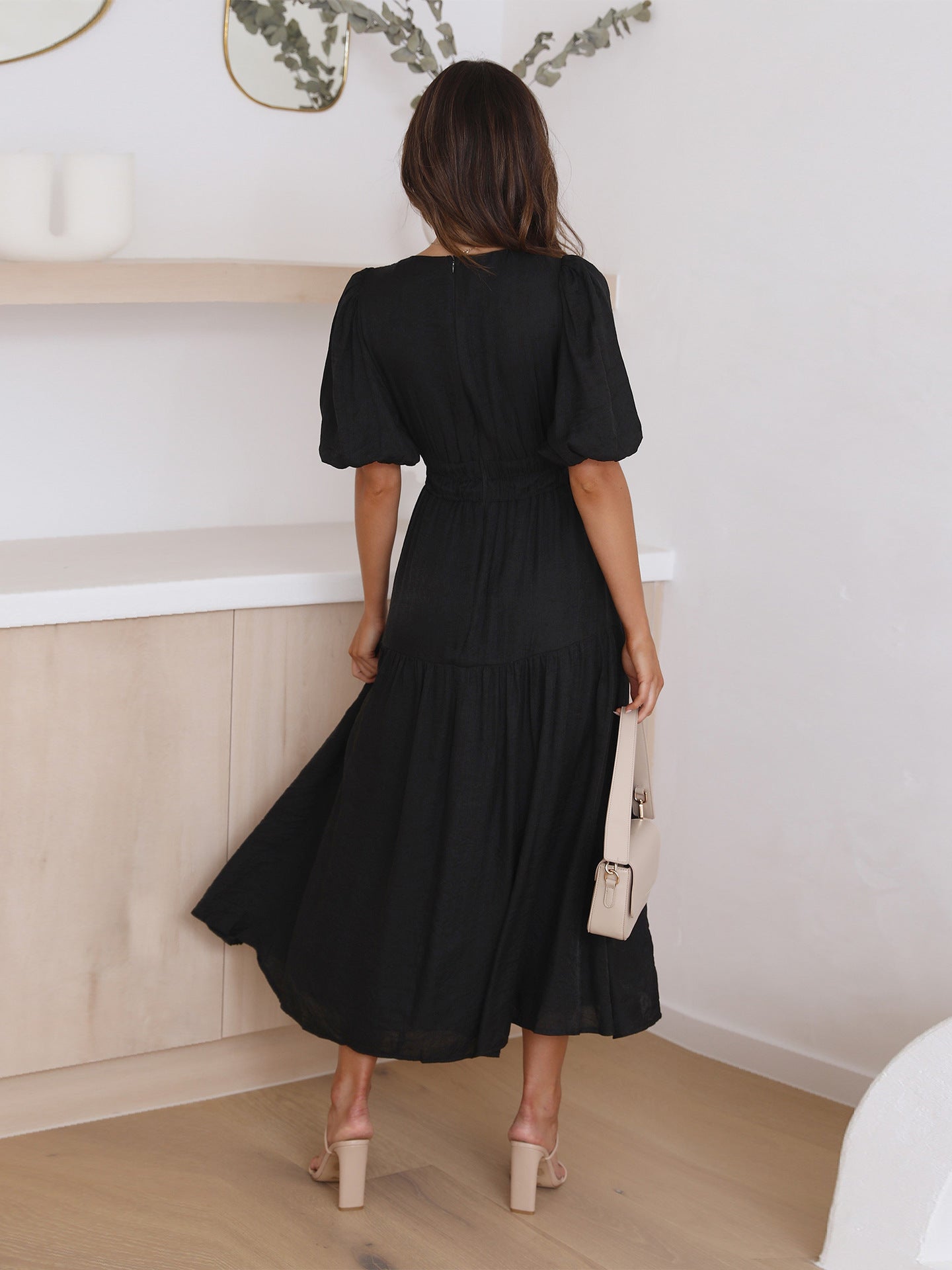 Noa – Timeless Elegant Dress for All Occasions