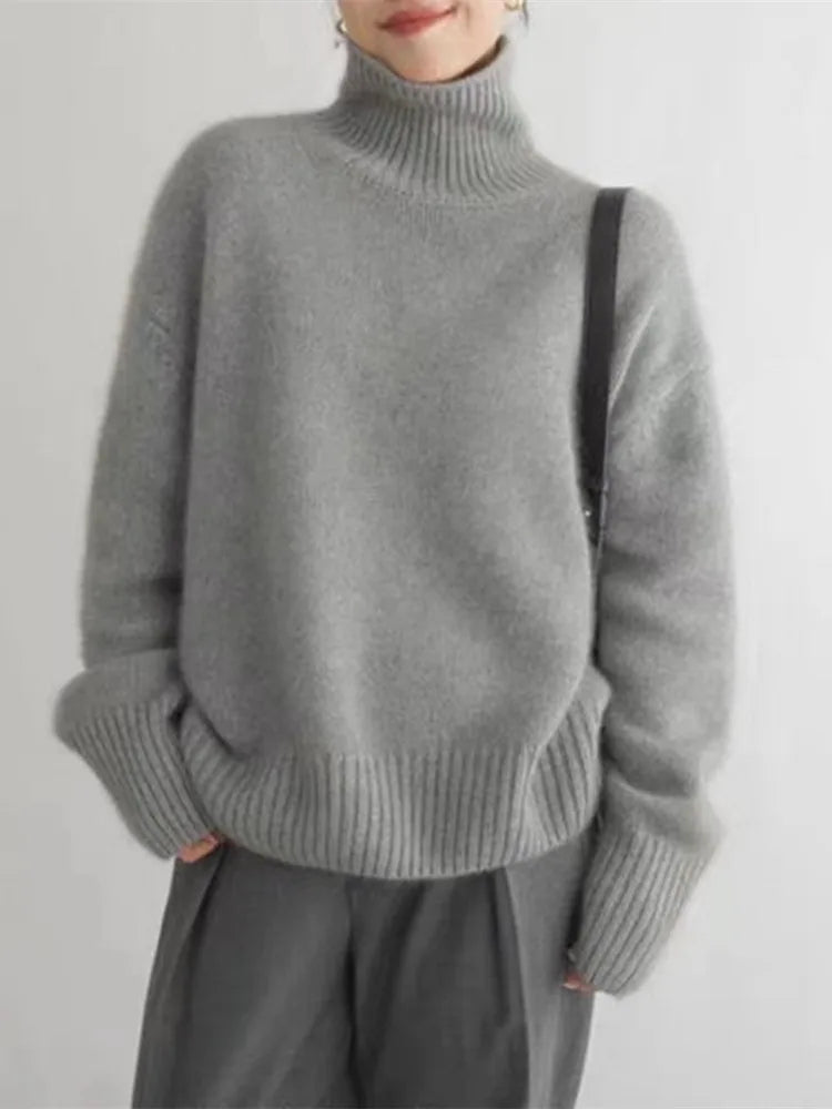 Lea - Comfortable Turtleneck
