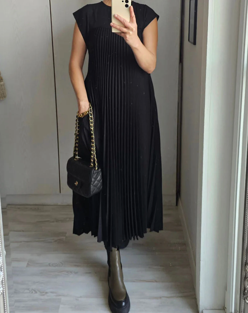 Valerie – Sculpted Pleat Maxi Dress