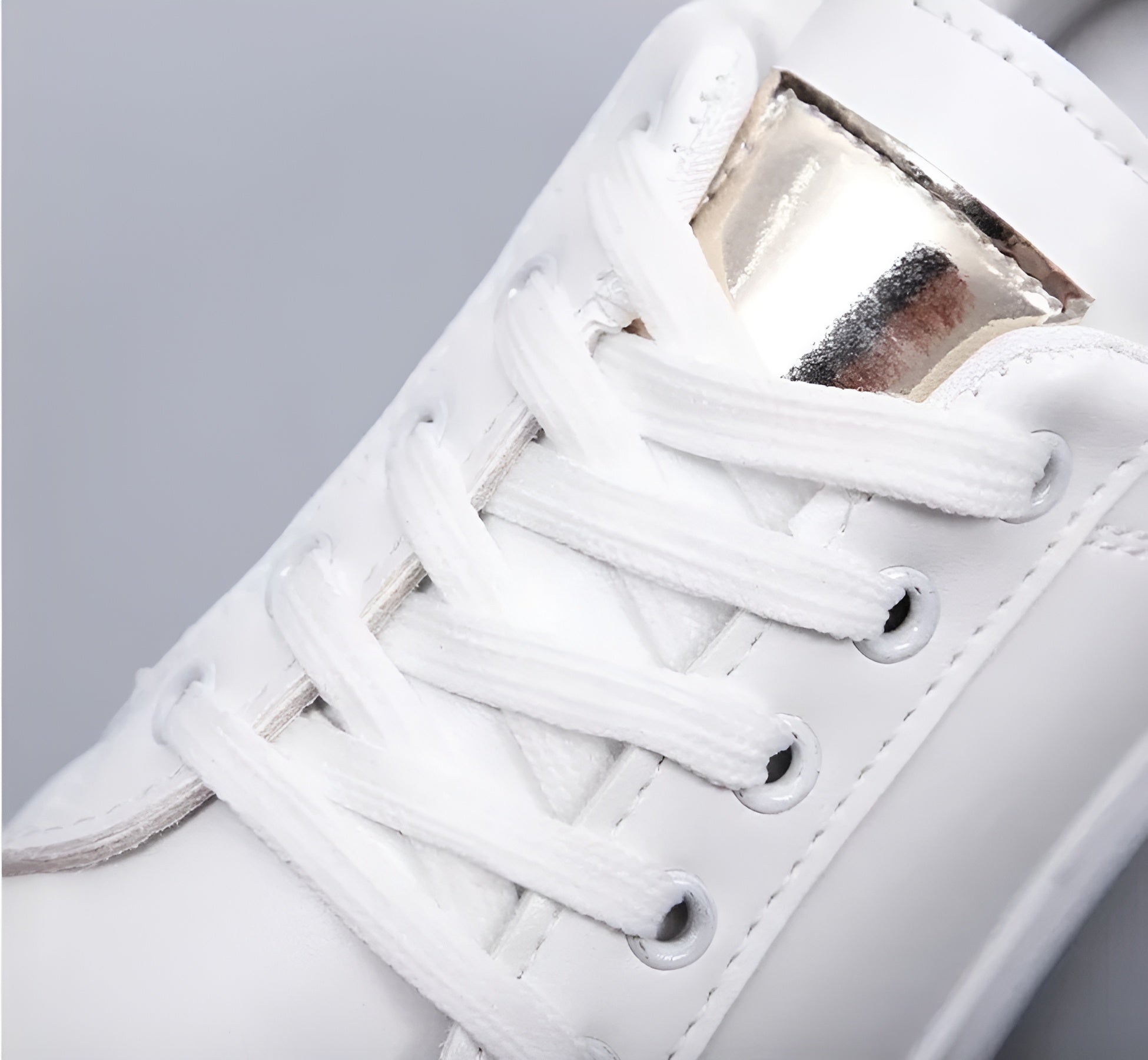 Lunora – Minimalist luxury sneakers