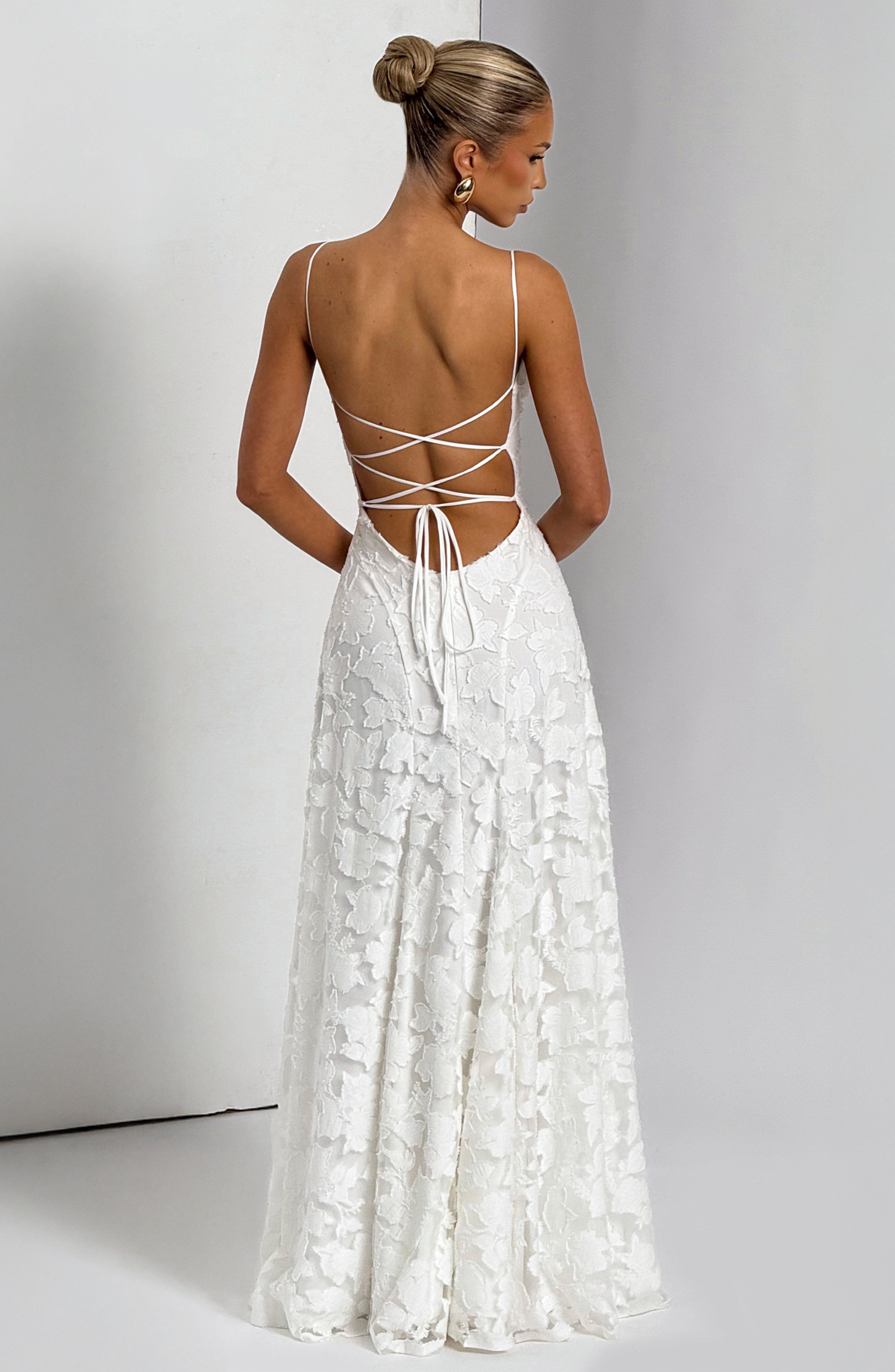 Laurina – Floral Lace Backless Gown