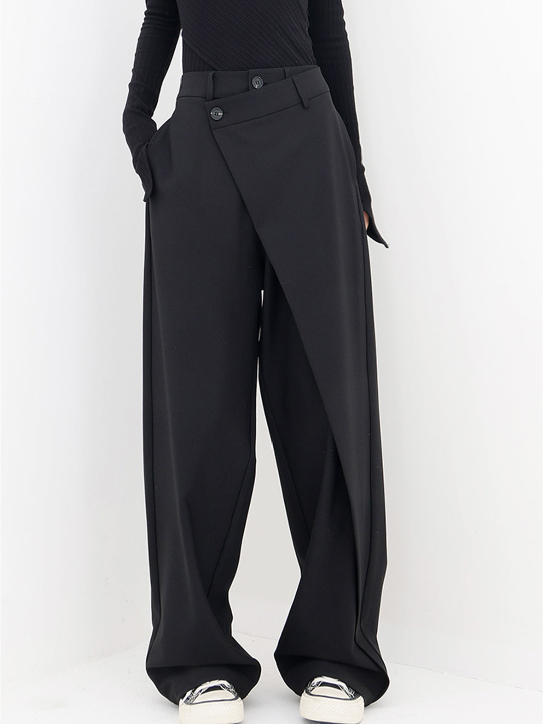 Fashionable asymmetrical pants