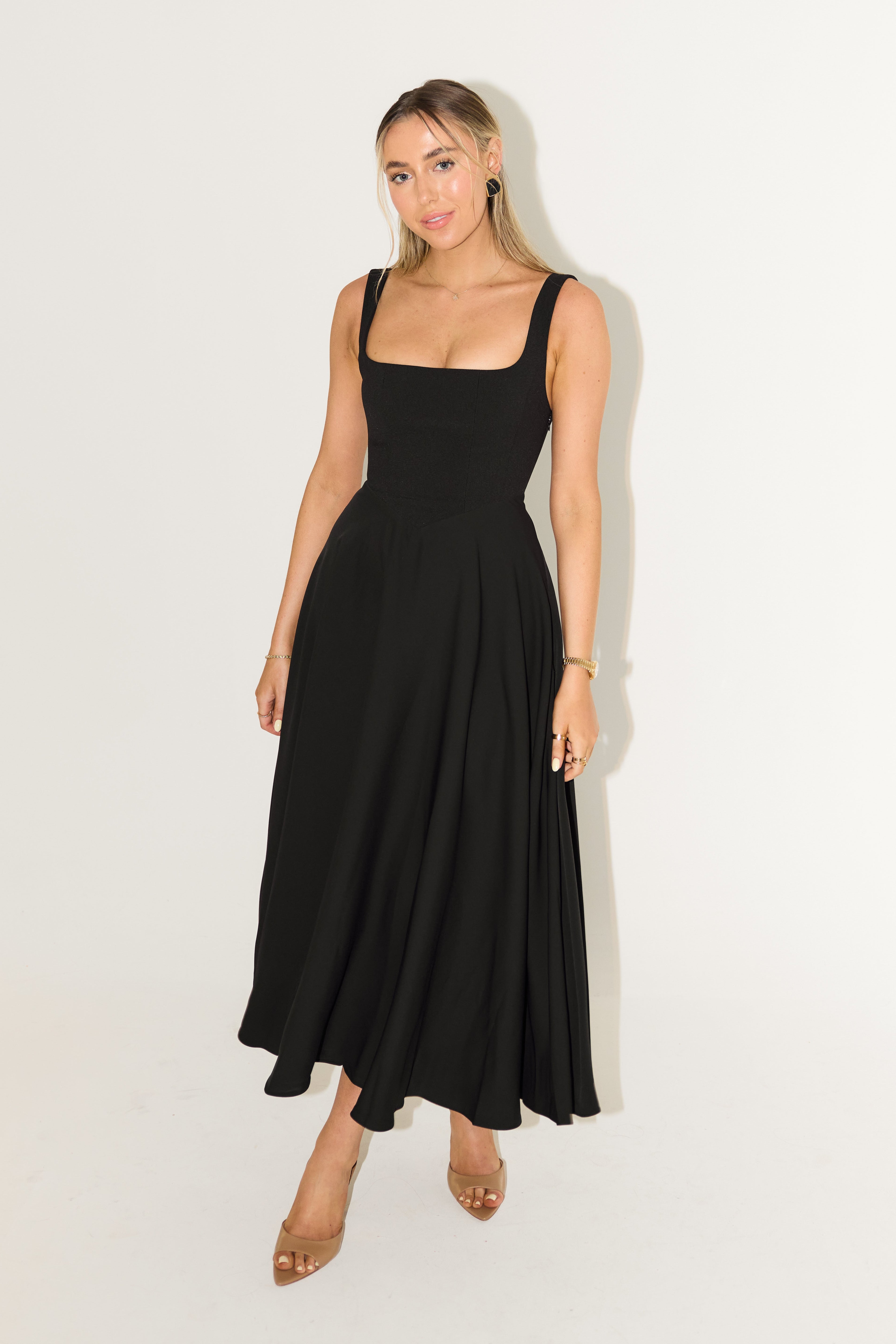 Amelia – Classic Square Neck Midi Dress