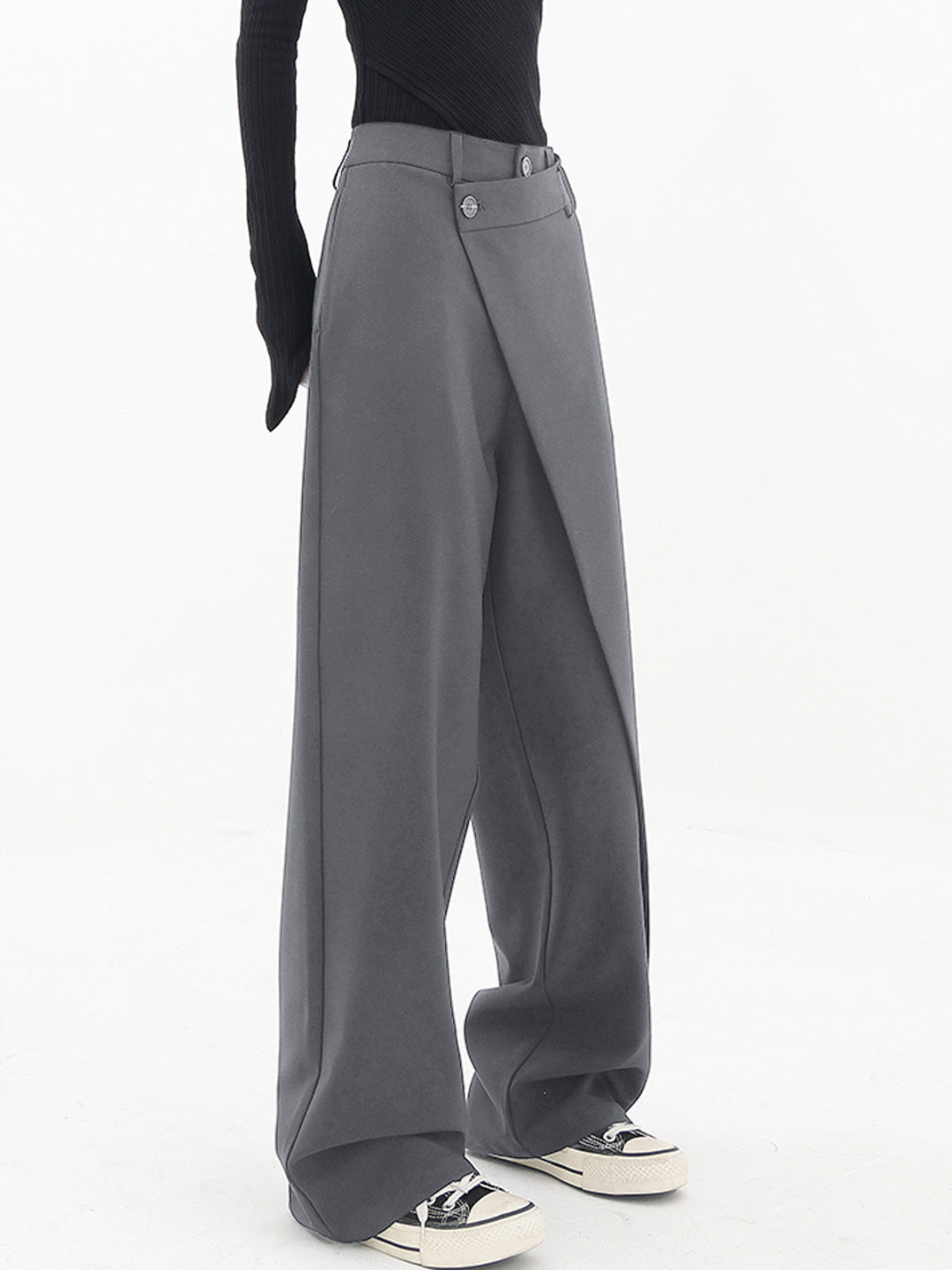 Fashionable asymmetrical pants