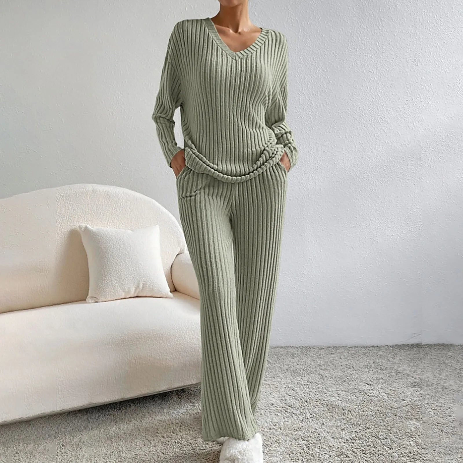 KNITTED - 2 - PIECE SET