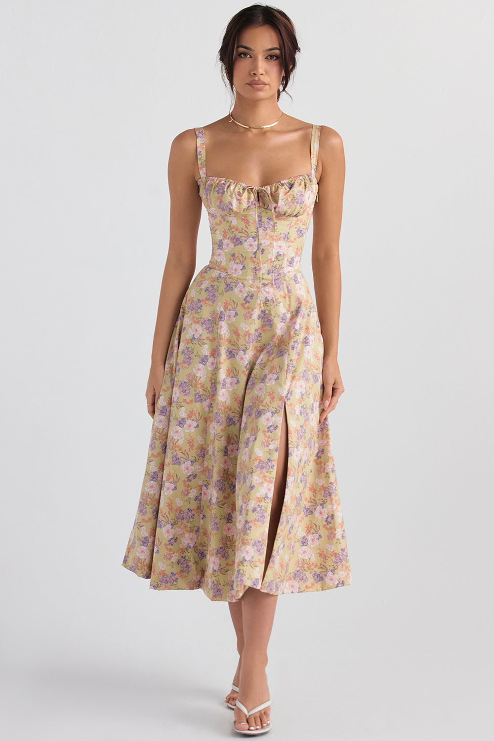 Waist-shaping dress