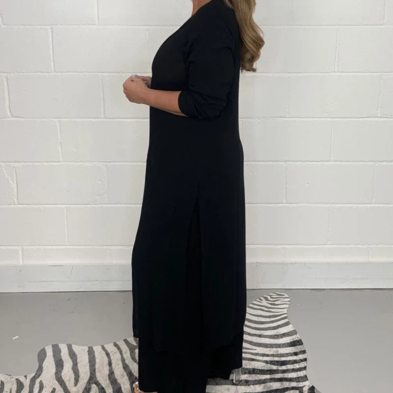 Amira – Chic Two-Piece Blouse & Trousers Set