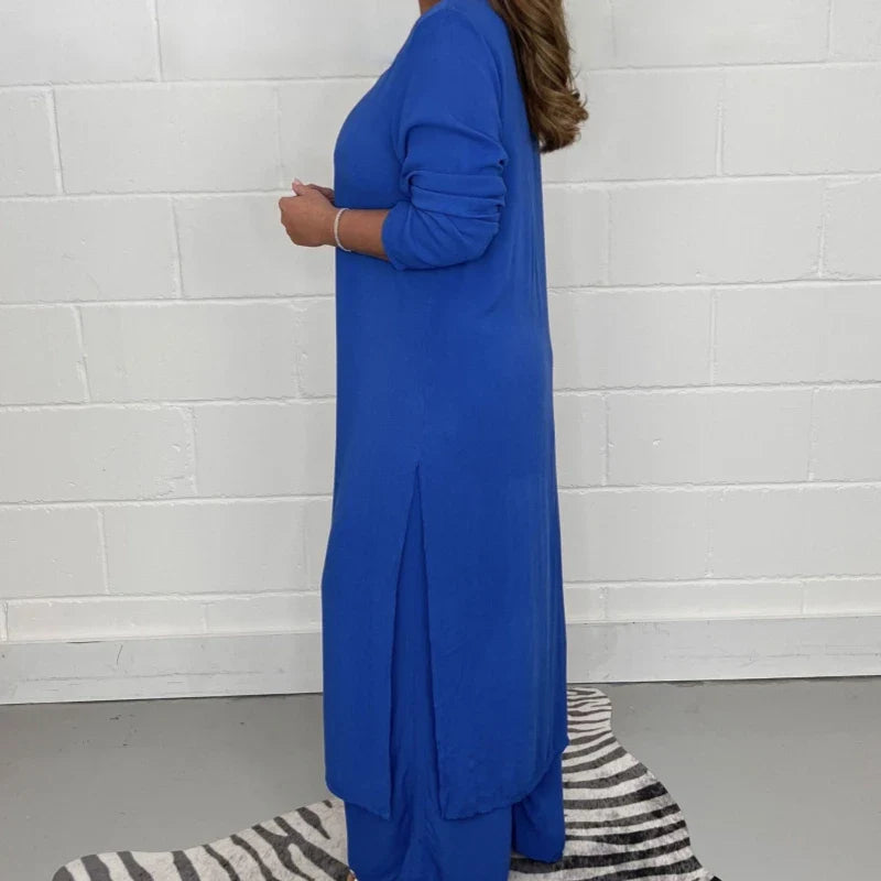 Amira – Chic Two-Piece Blouse & Trousers Set