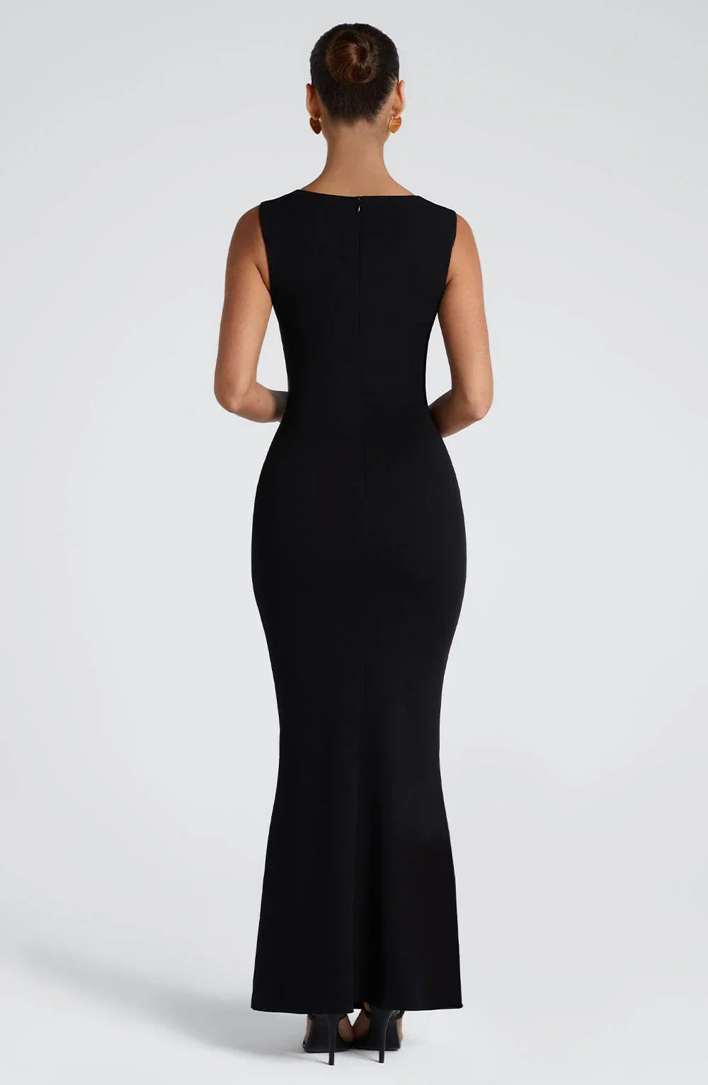 Flamara – Square Neck Sculpted Gown