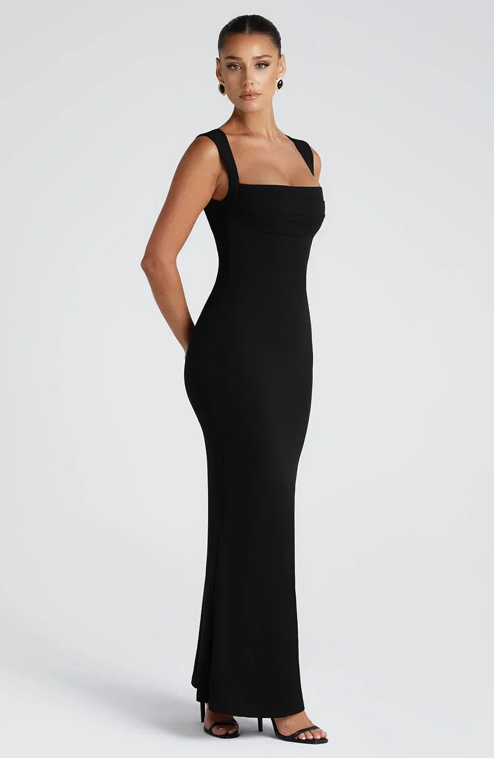 Flamara – Square Neck Sculpted Gown