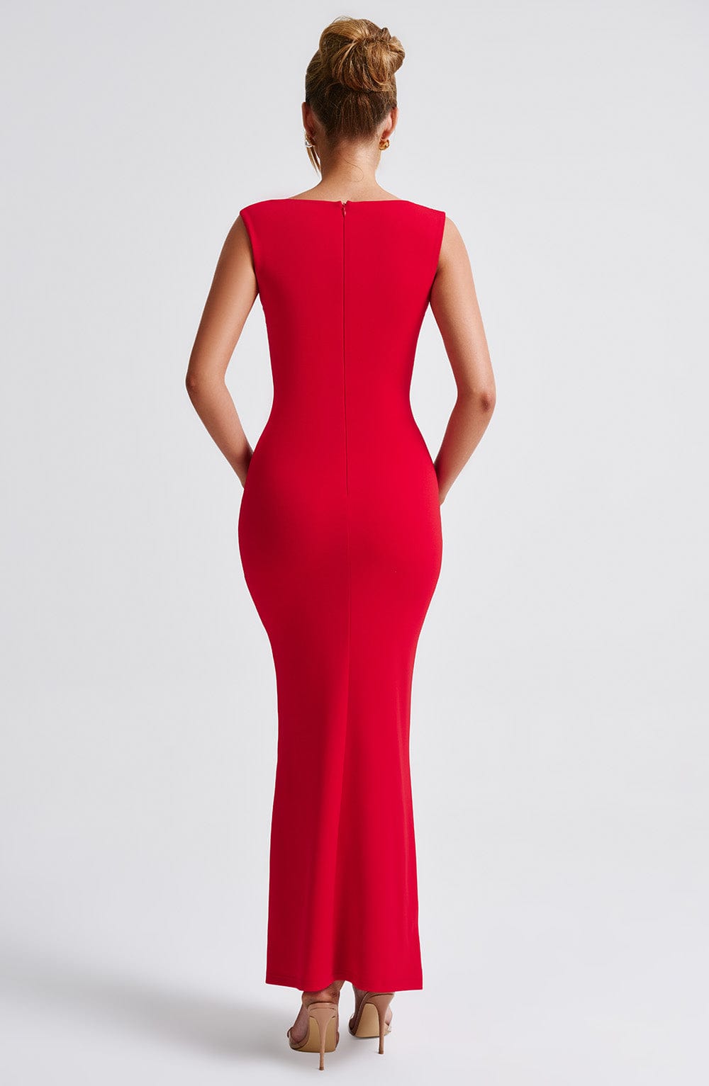 Flamara – Square Neck Sculpted Gown