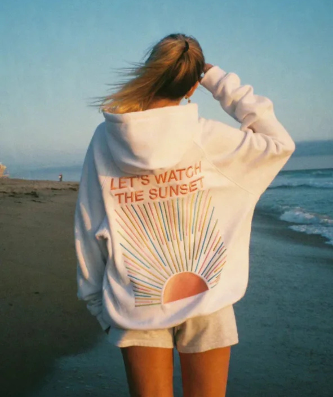 Ellie – Sunset Hoodie for Mindful Moments