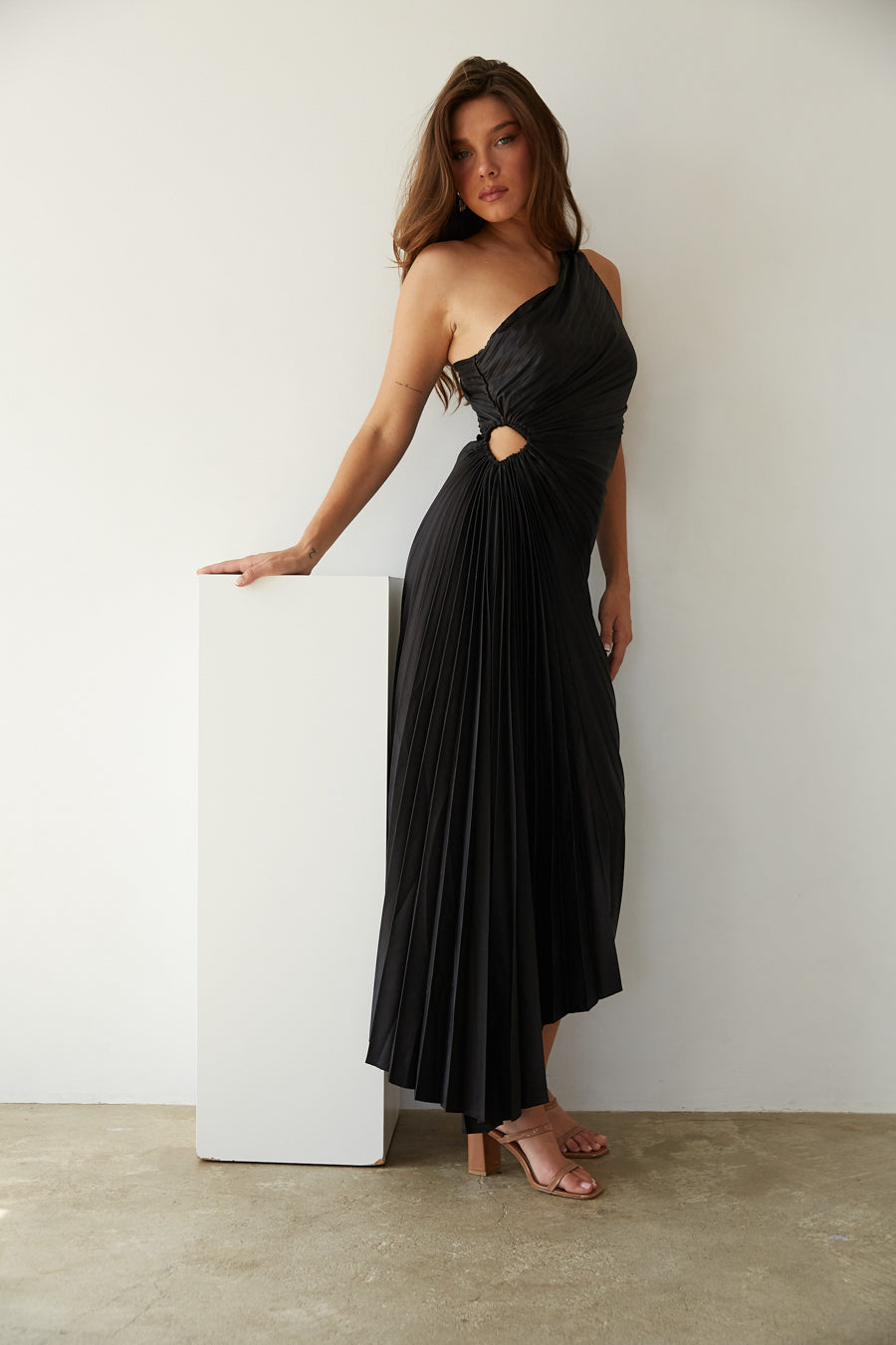 Sylviana – Twist-Pleated Midi Dress