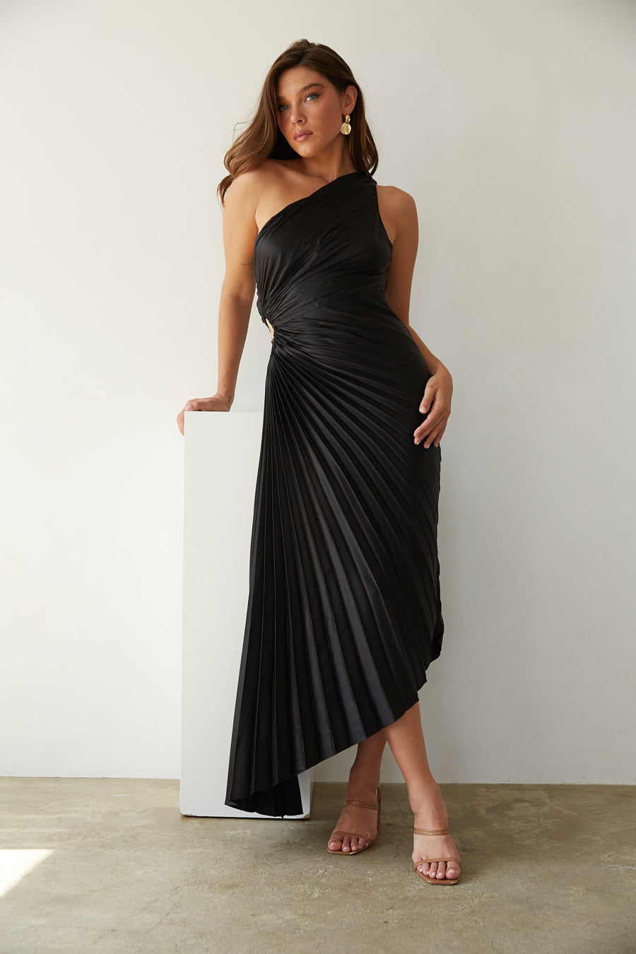 Sylviana – Twist-Pleated Midi Dress